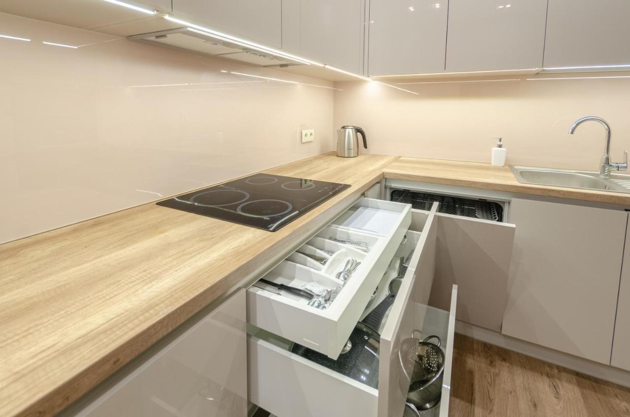 Petrovdom Apartment 77-94-59 In Rc Tetris Hall, Dilova Street 1-2 Kiev Extérieur photo