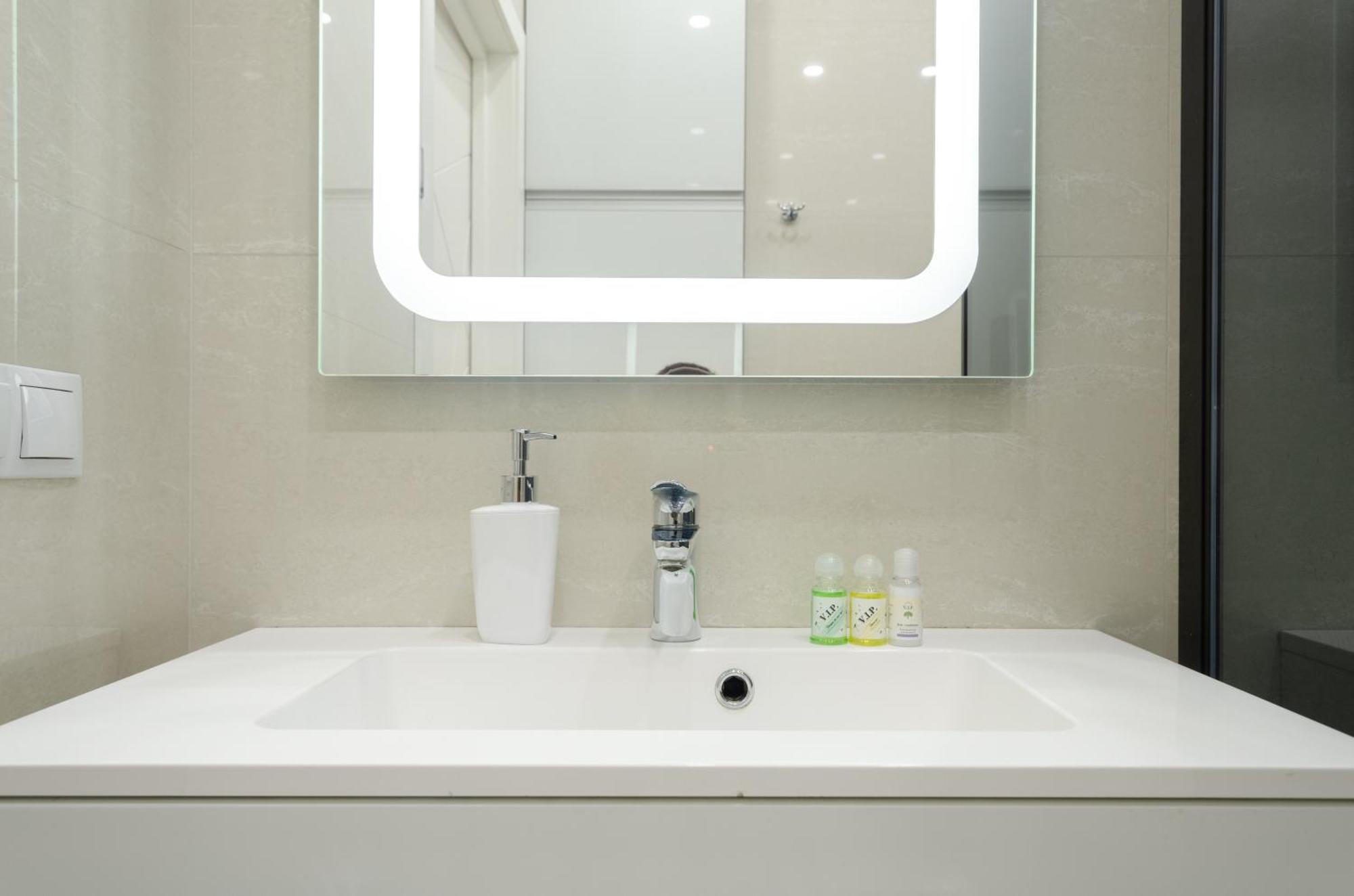 Petrovdom Apartment 77-94-59 In Rc Tetris Hall, Dilova Street 1-2 Kiev Extérieur photo